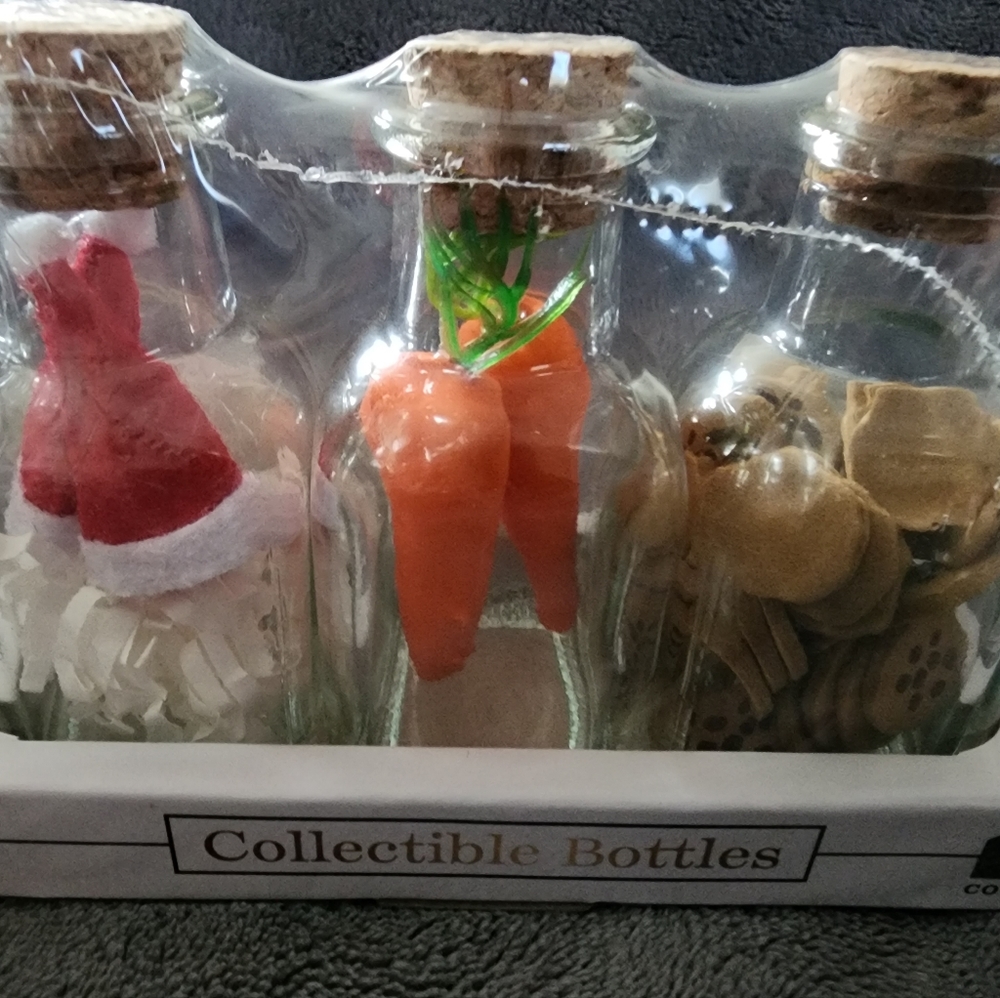 NWT Collectible bottles,Santa's 🍪, Reindeer food,Santa's hat! - Picture 6 of 6